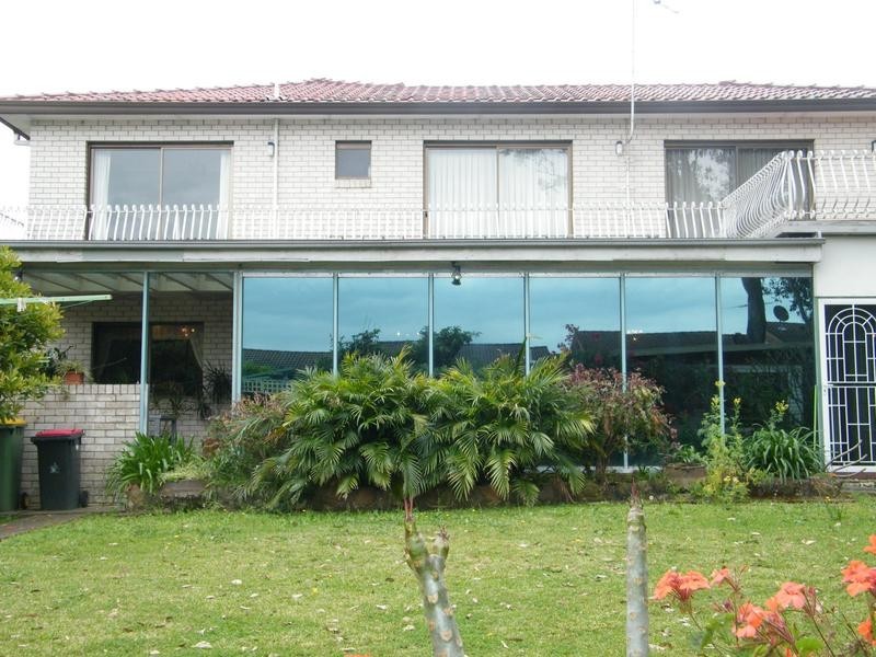 176 Mimosa Rd, Greenacre NSW 2190