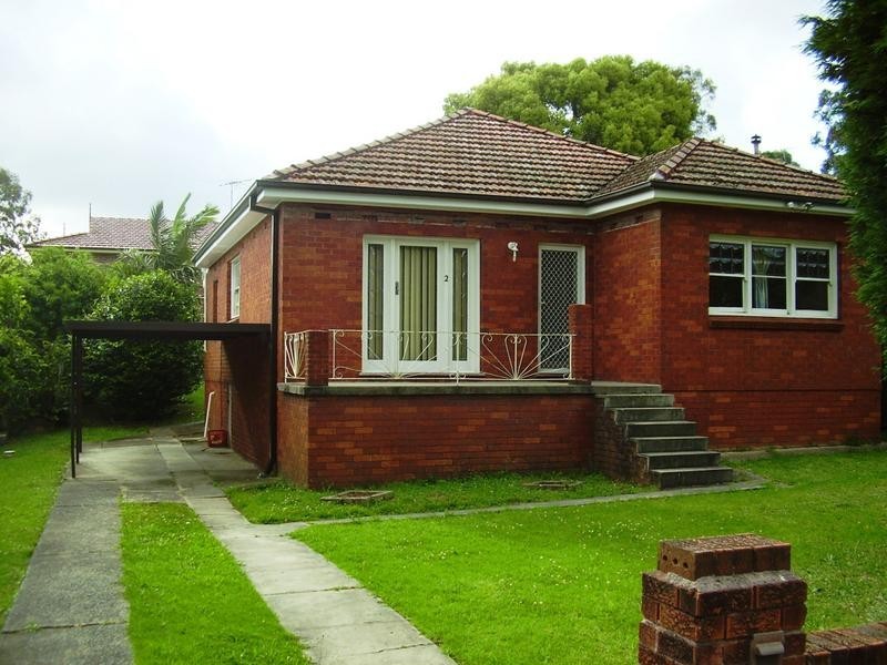 2 Konrad Ave, Greenacre NSW 2190