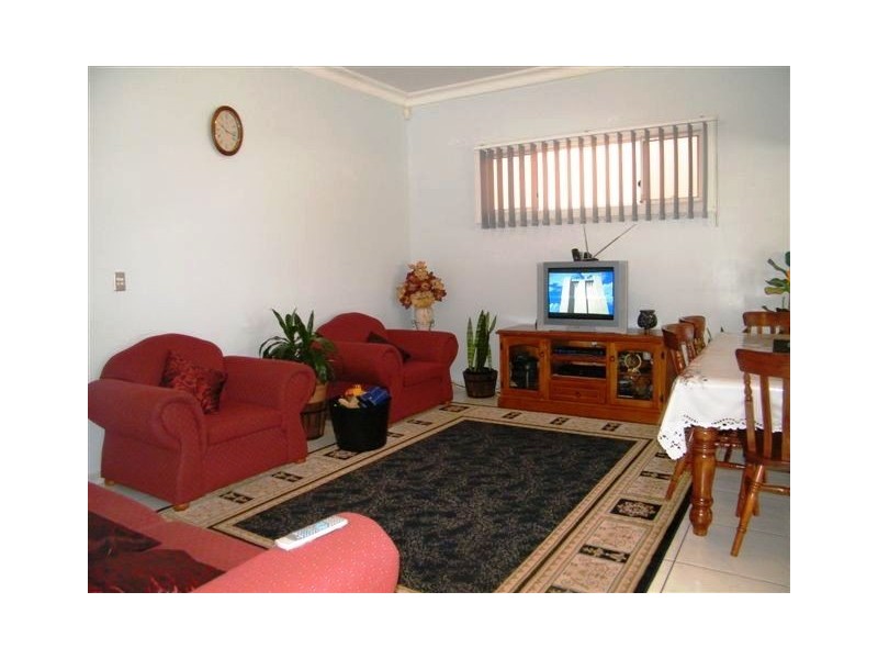 192 Old Kent rd, Greenacre NSW 2190