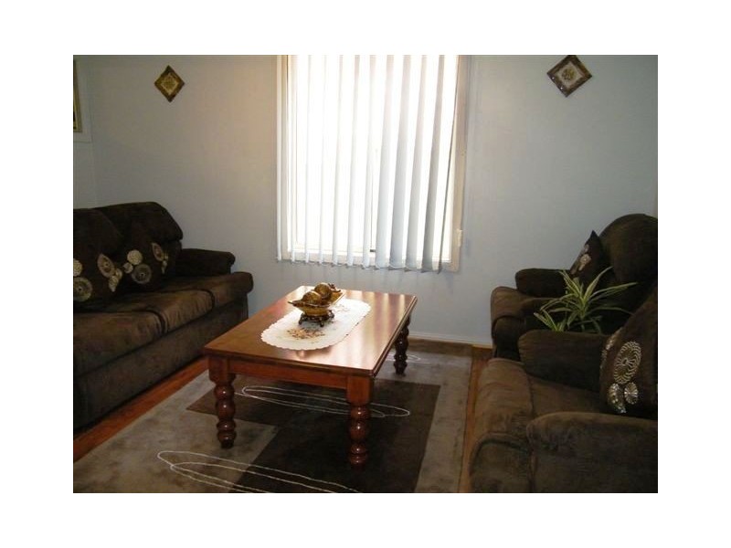 192 Old Kent rd, Greenacre NSW 2190