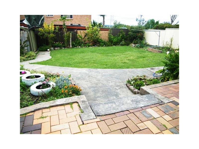 192 Old Kent rd, Greenacre NSW 2190