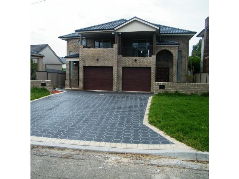 11a Cowl St, Greenacre NSW 2190