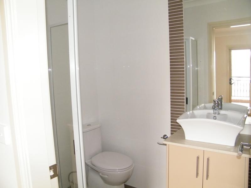 11a Cowl St, Greenacre NSW 2190