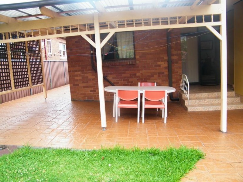 20 MOUNT LEWIS AVE, Mount Lewis NSW 2190