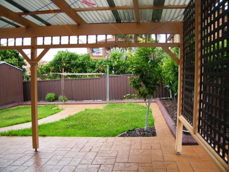 20 MOUNT LEWIS AVE, Mount Lewis NSW 2190