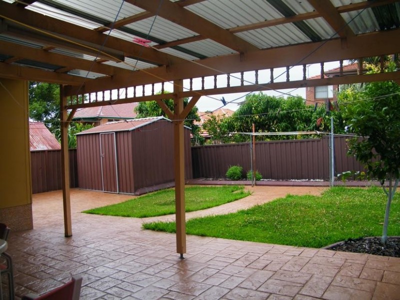 20 MOUNT LEWIS AVE, Mount Lewis NSW 2190