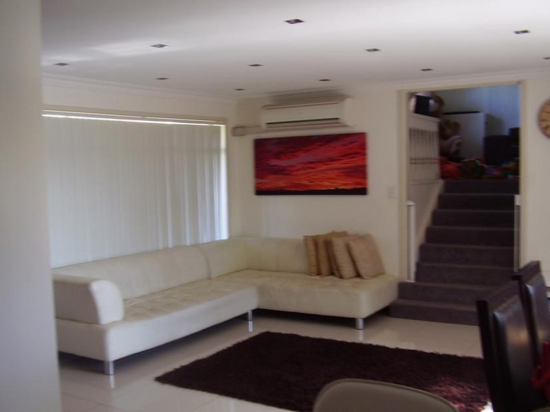 1 Kareela Cres, Greenacre NSW 2190