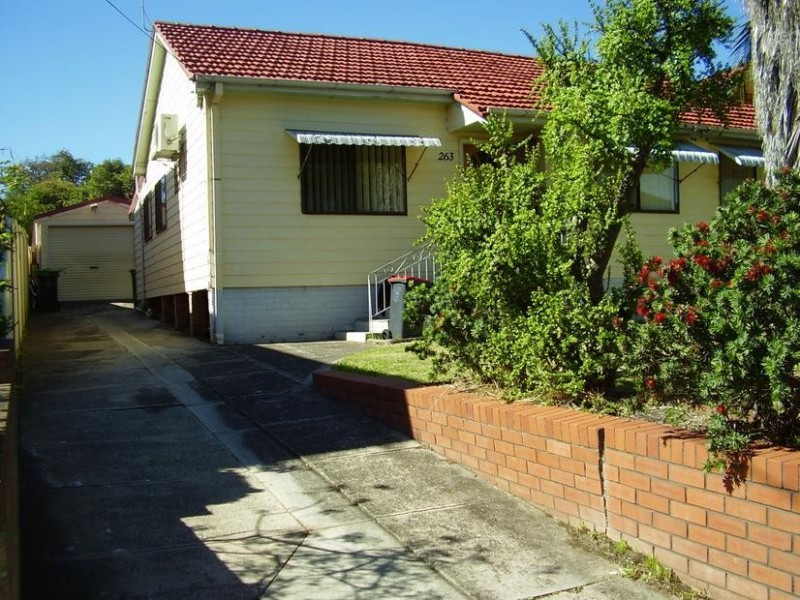 263 Waterloo Rd, Greenacre NSW 2190