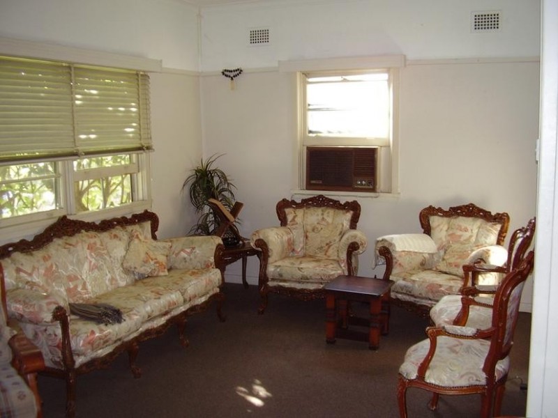 198 Juno Pde, Greenacre NSW 2190
