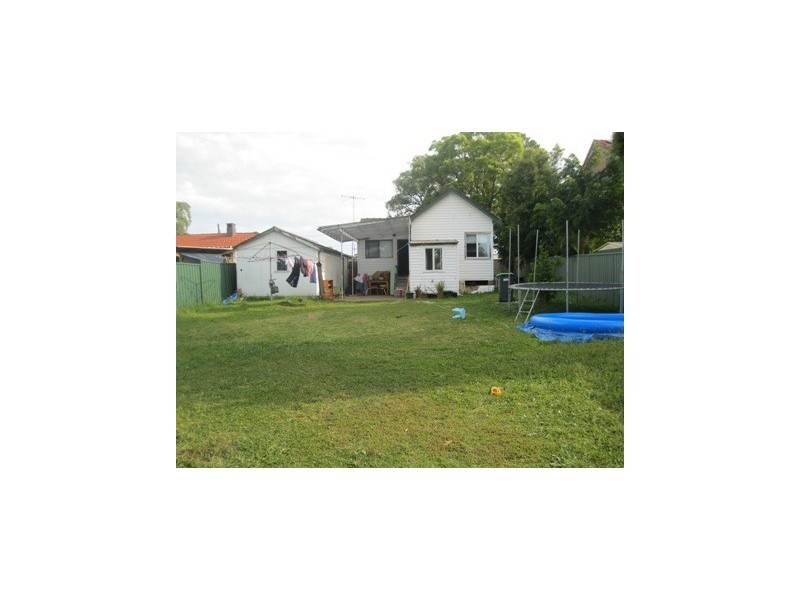 201 Juno Pde, Greenacre NSW 2190