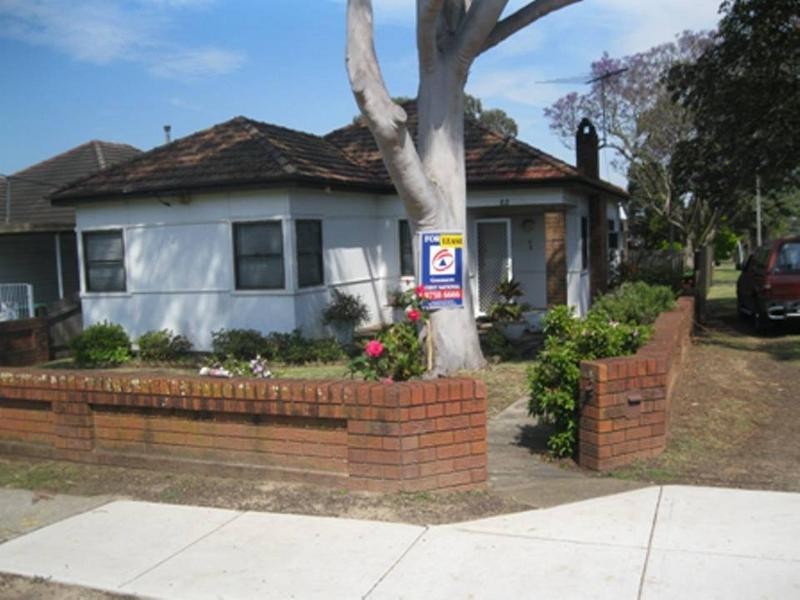 82 Lambeth St, Panania NSW 2213