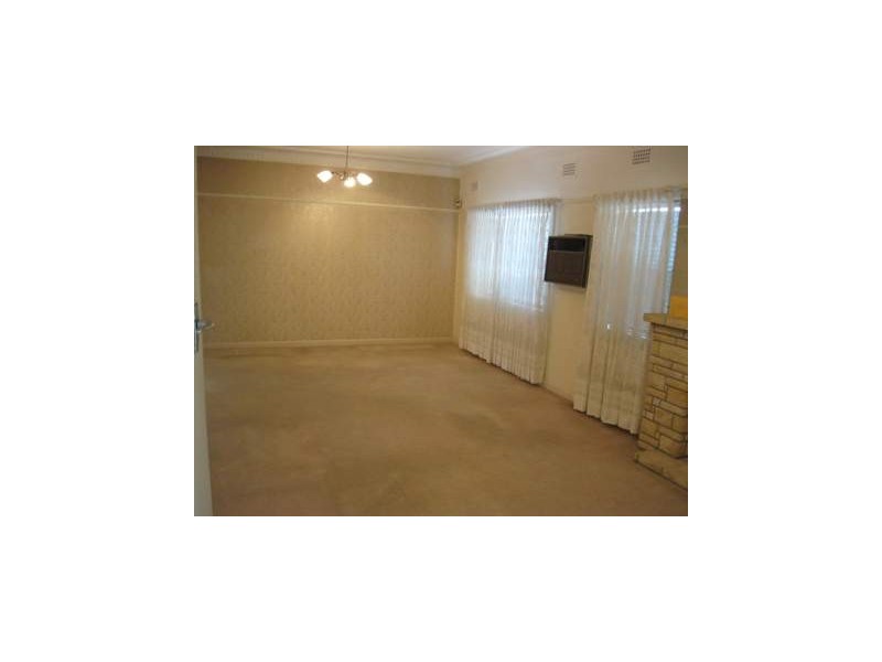 82 Lambeth St, Panania NSW 2213