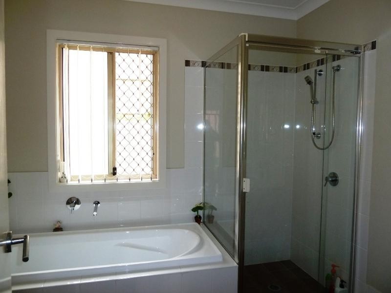 9 Glass House Blvd, Minto NSW 2566