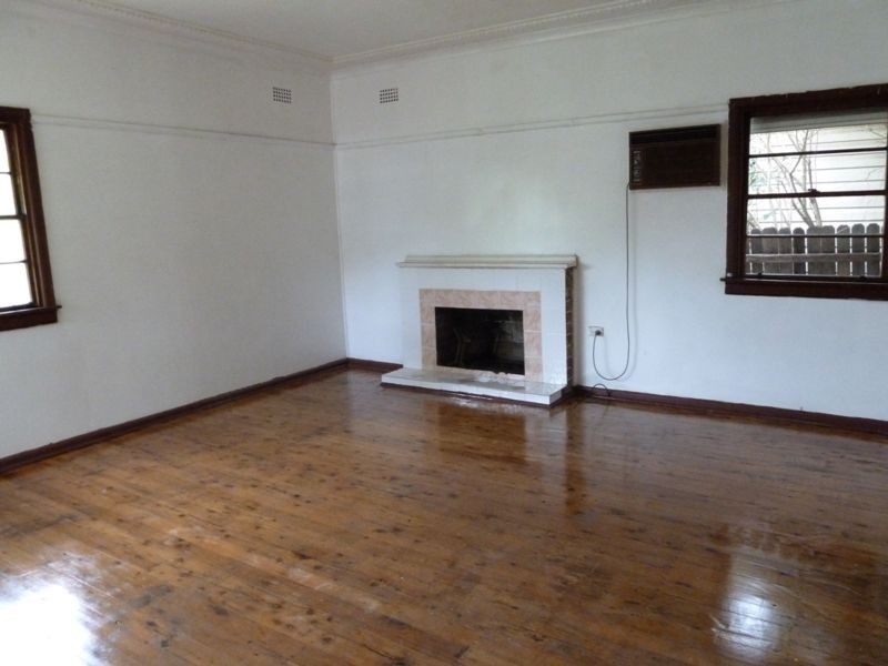 4 Rawson Road, Greenacre NSW 2190