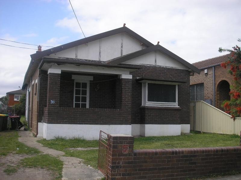 35 Shadforth St., Wiley Park NSW 2195