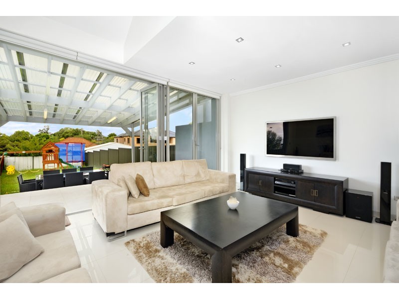 5 Lawford St., Greenacre NSW 2190