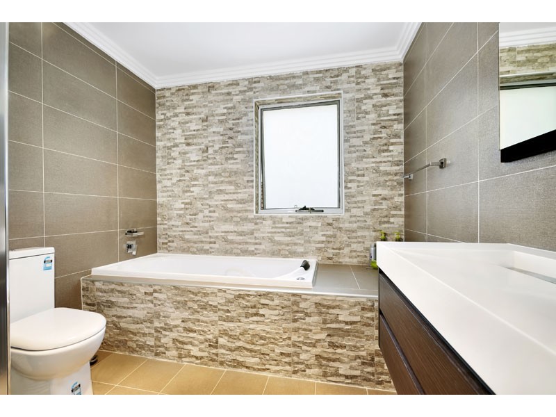 5 Lawford St., Greenacre NSW 2190