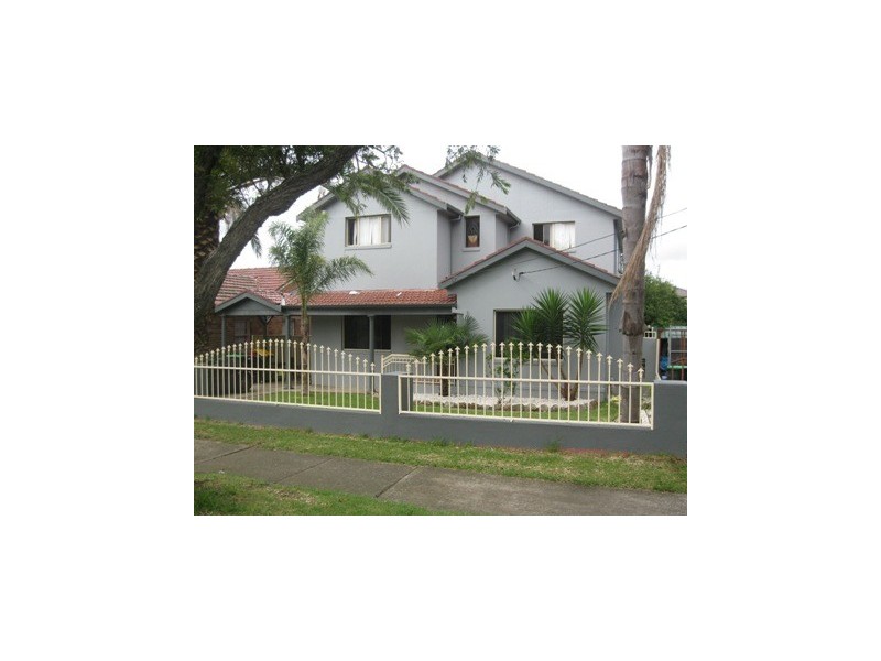 24 Chaseling St, Greenacre NSW 2190