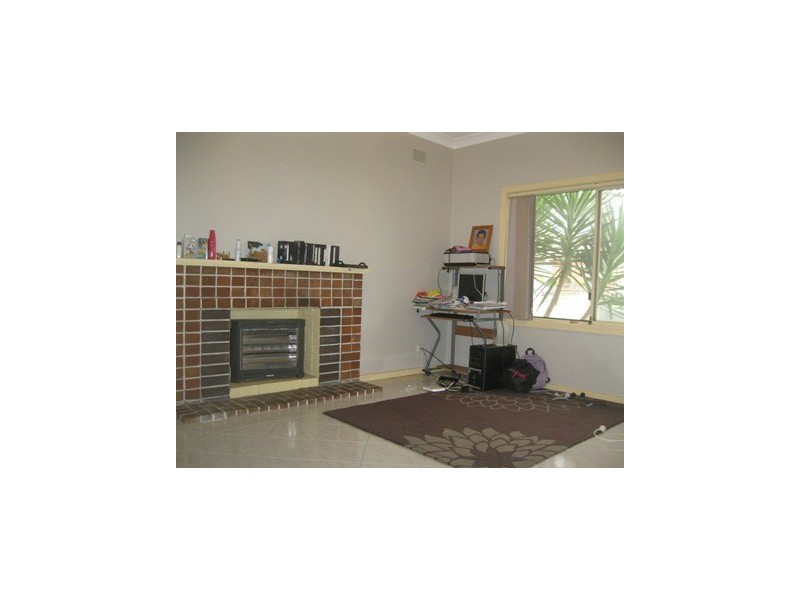 24 Chaseling St, Greenacre NSW 2190