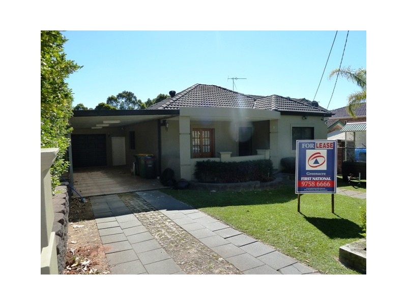 9 Sylvanus st, Greenacre NSW 2190