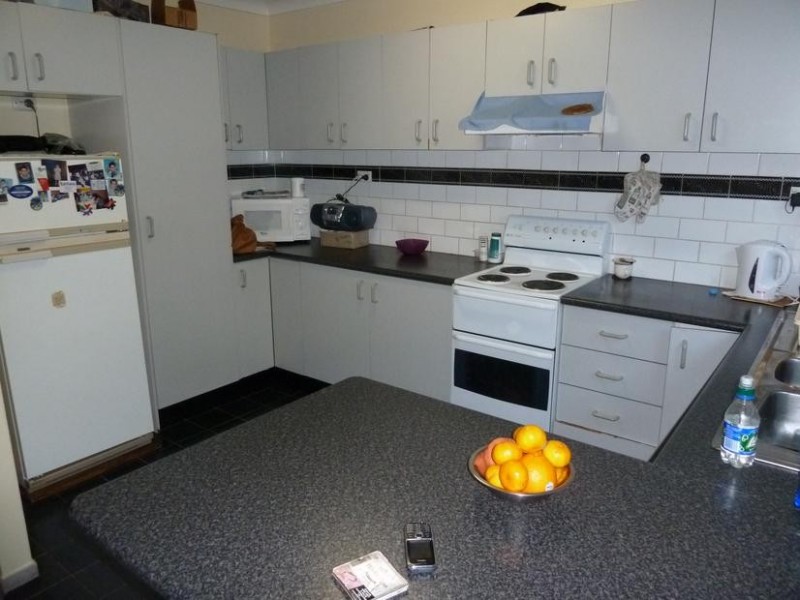 2/330 ROBERTS RD, Greenacre NSW 2190