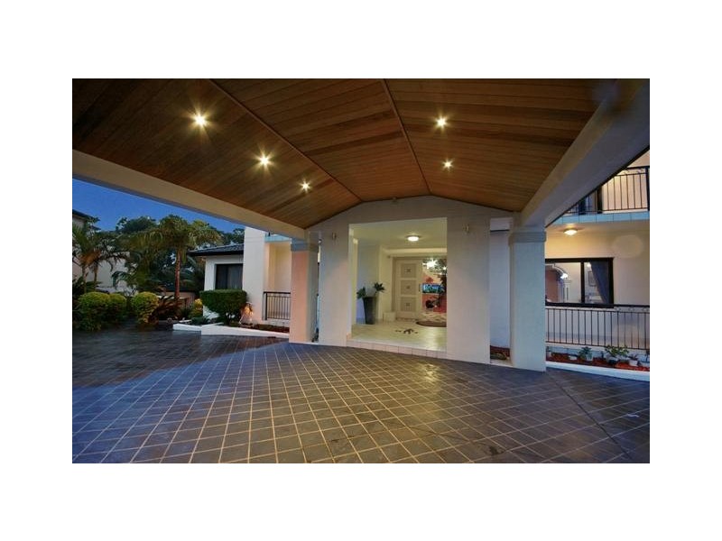 18 & 20 BENWERRIN AVE, Carss Park NSW 2221