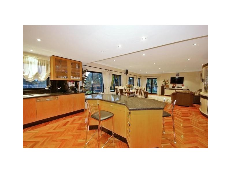 18 & 20 BENWERRIN AVE, Carss Park NSW 2221