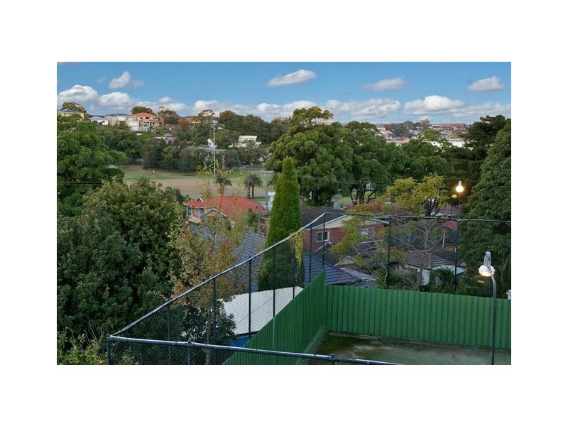 18 & 20 BENWERRIN AVE, Carss Park NSW 2221