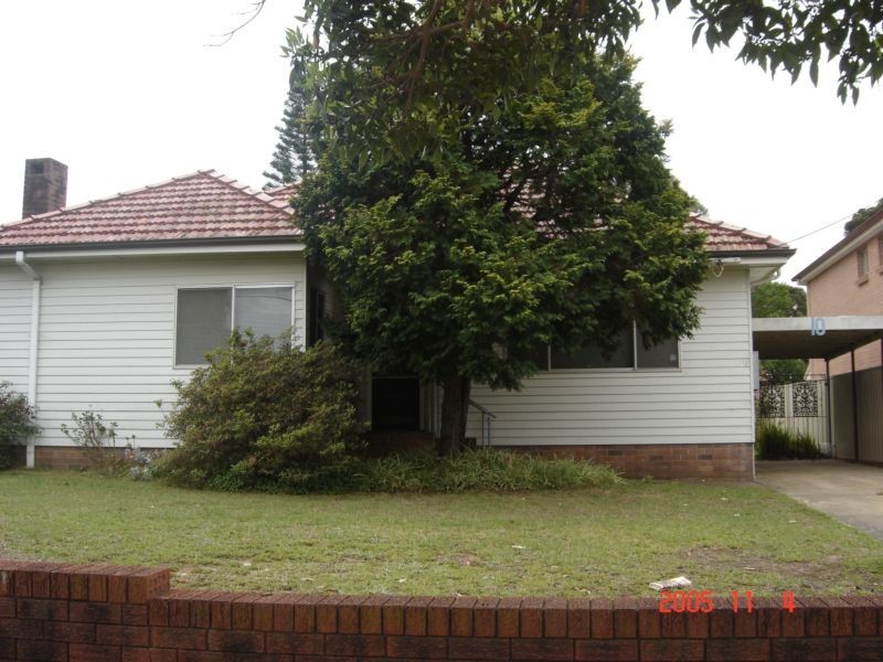 24 Riga St, Greenacre NSW 2190