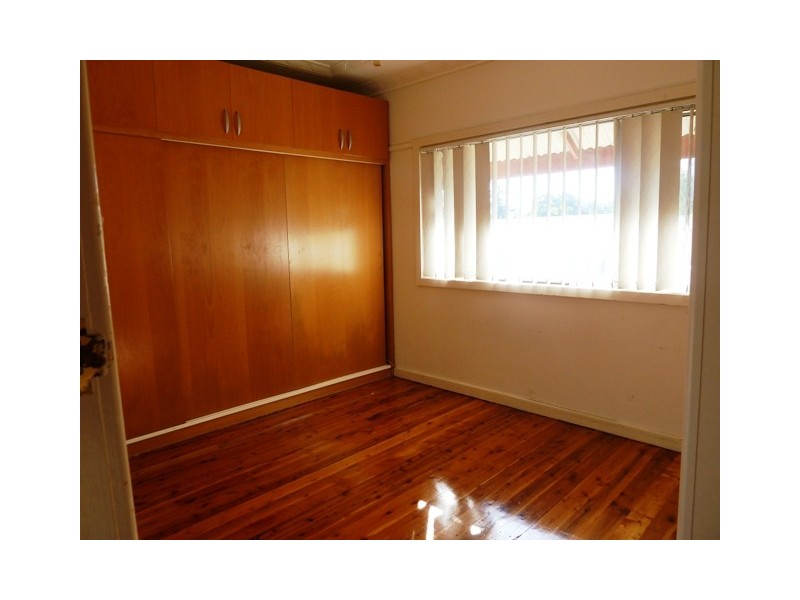 196 Juno pde, Greenacre NSW 2190