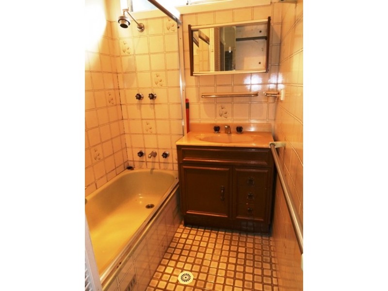 196 Juno pde, Greenacre NSW 2190