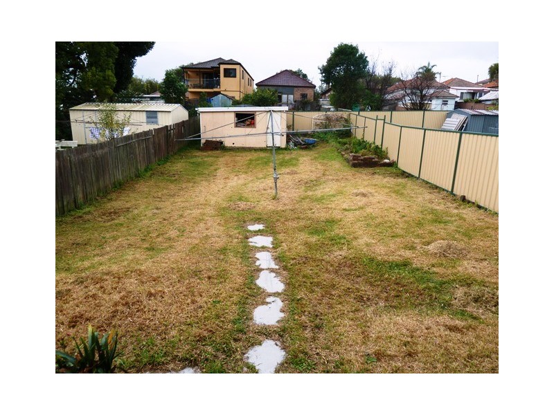 38 Dennis St, Lakemba NSW 2195