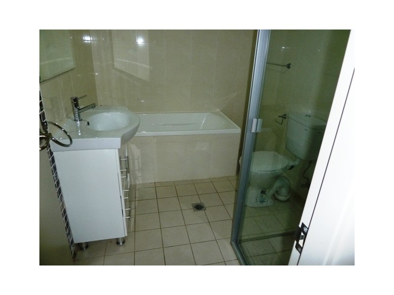 8/16-18 Boronia Rd, Greenacre NSW 2190