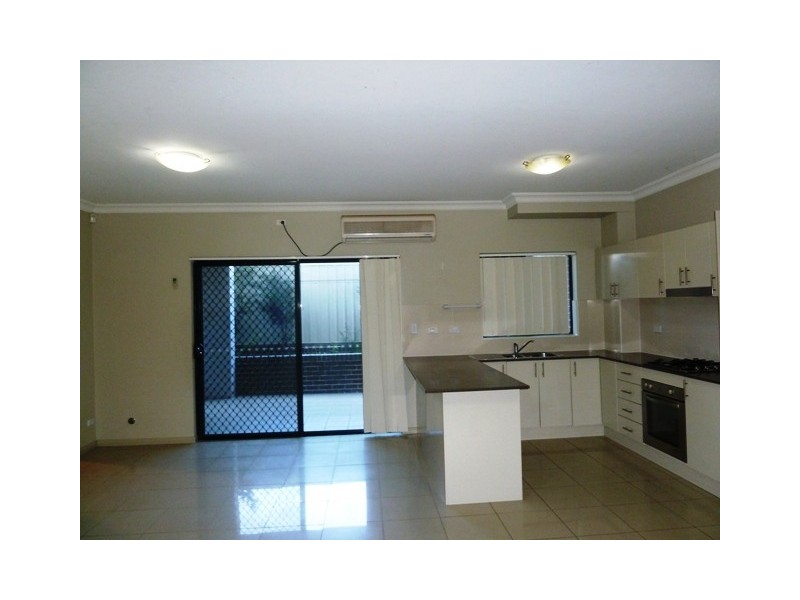 1/16 Boronia Rd, Greenacre NSW 2190