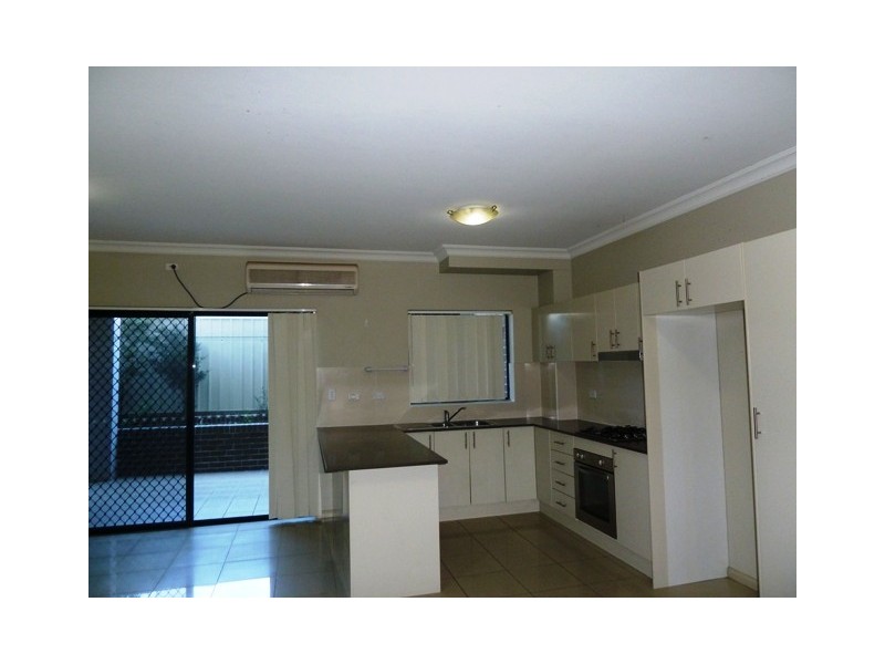 1/16 Boronia Rd, Greenacre NSW 2190