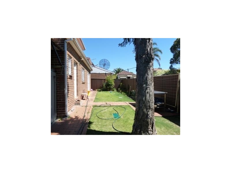 3/3 LASCELLES, Greenacre NSW 2190