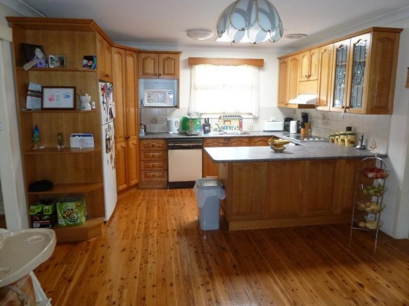 18 NARELLE CRESCENT, Greenacre NSW 2190