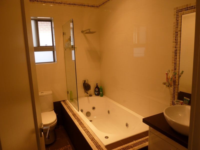 18 Valencia St, Greenacre NSW 2190