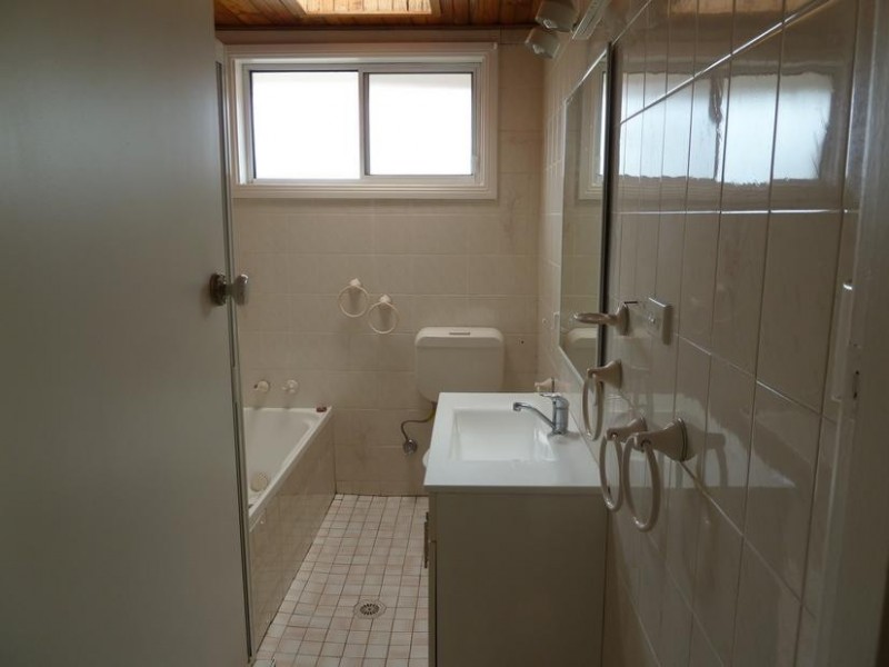 6 KARINGAL PLACE, Greenacre NSW 2190