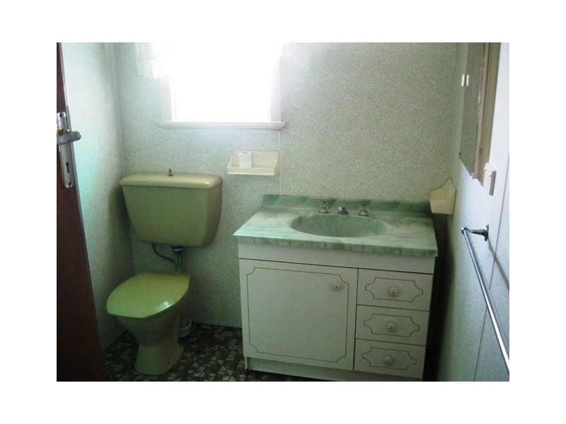 8 Illawong Cres, Greenacre NSW 2190