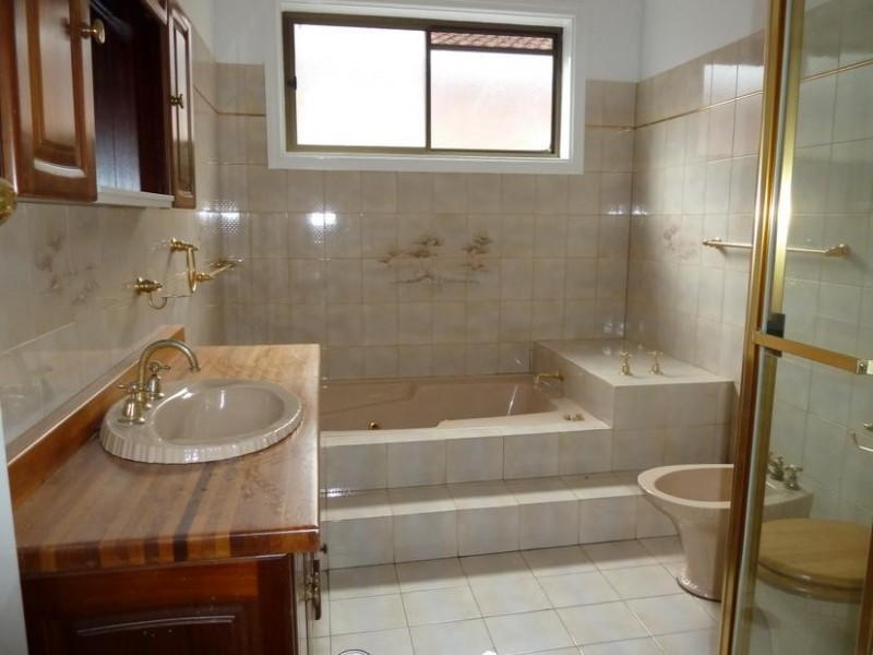 120 PAYTEN AVE, Roselands NSW 2196