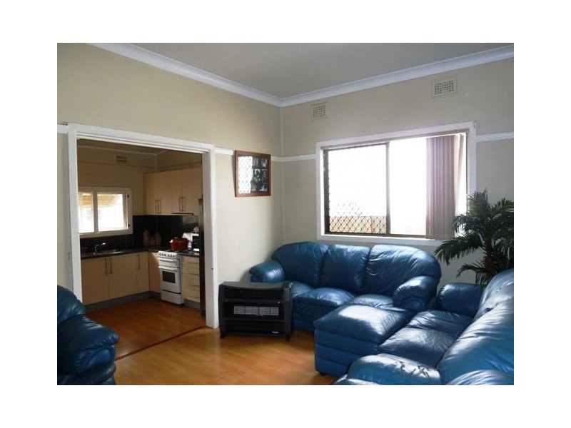 28 Moreton St, Lakemba NSW 2195