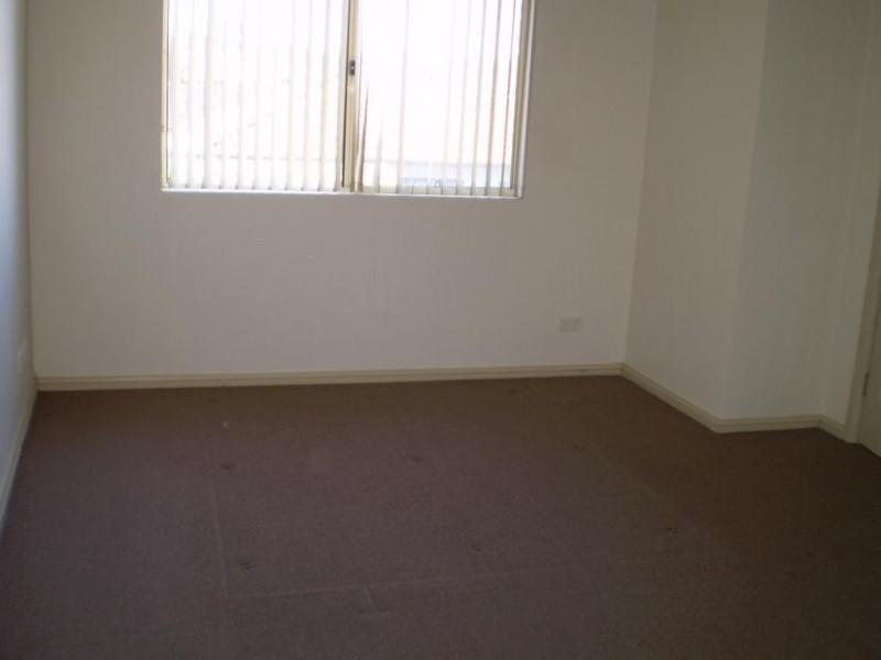 2/43 Petunia Street, Bankstown NSW 2200