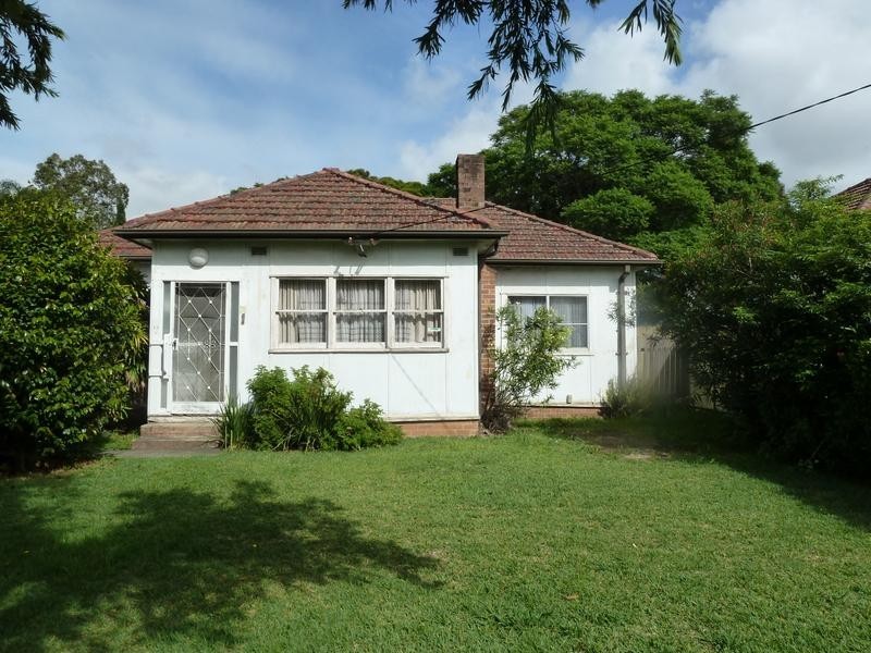 64 HILLCREST AVE, Greenacre NSW 2190