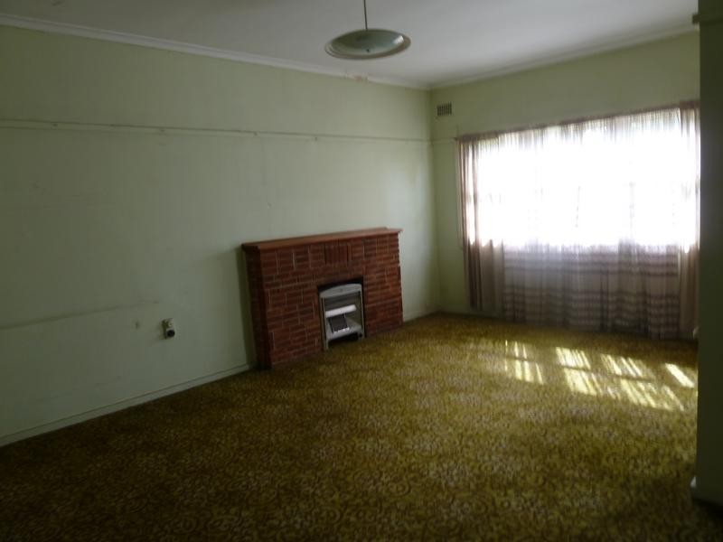 64 HILLCREST AVE, Greenacre NSW 2190