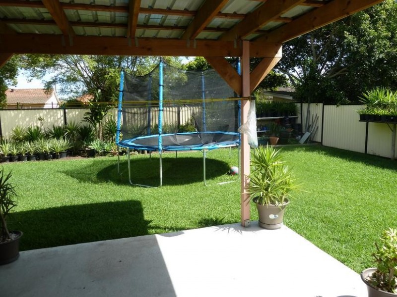 4 PANDORA ST, Greenacre NSW 2190