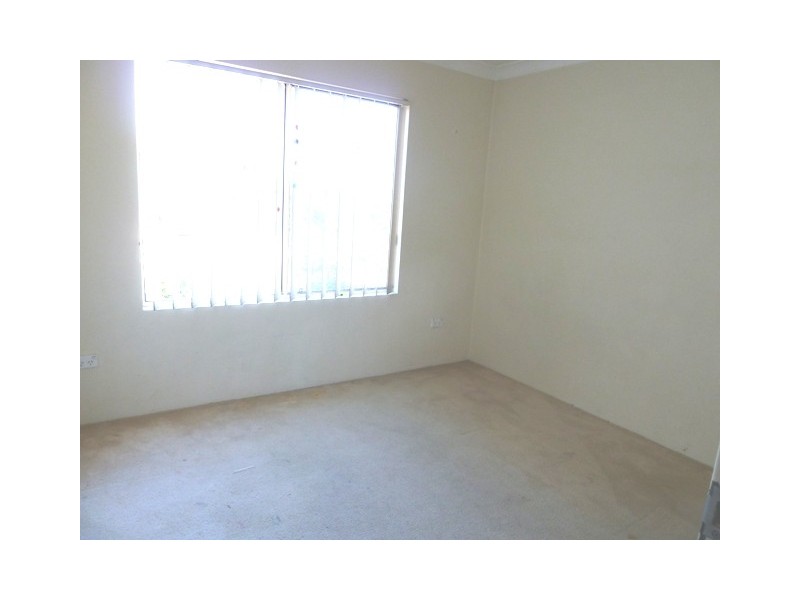 4/1 Hillview St, Roselands NSW 2196