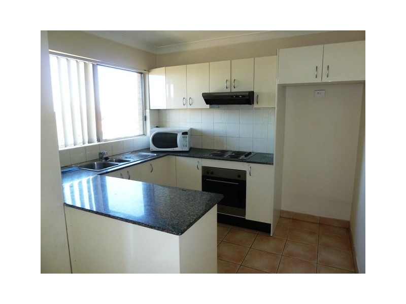 4/1 Hillview St, Roselands NSW 2196