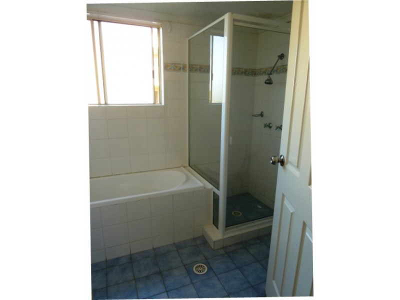 4/1 Hillview St, Roselands NSW 2196