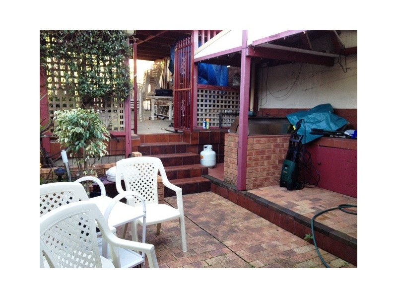 * Carwar ave, Carss Park NSW 2221